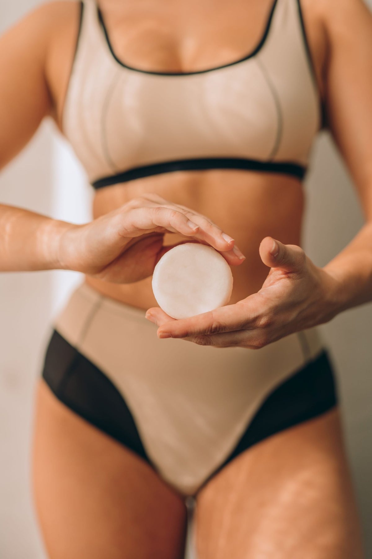 Intimate wash bar — packaging-free